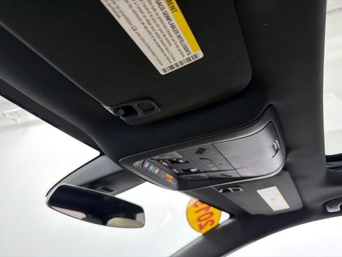 Used 2019 Cadillac XT5 Luxury image 32