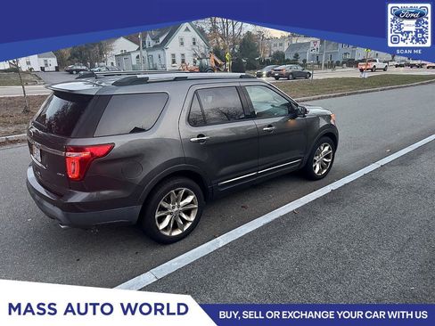 Used 2015 Ford Explorer XLT w/ Equipment Group 202B image 3