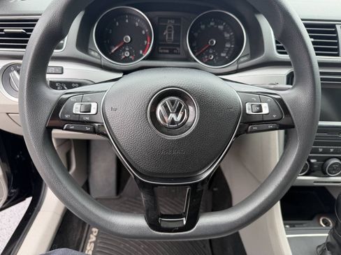 Used 2017 Volkswagen Passat 1.8T S FWD image 28