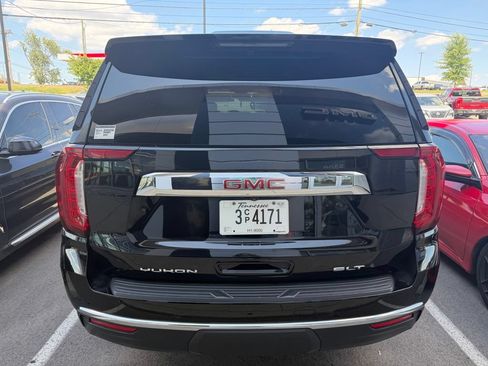 Used 2023 GMC Yukon XL SLT w/ SLT Luxury Package AWD/4WD image 7