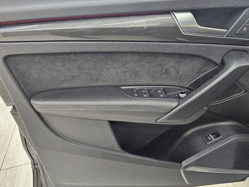 Used 2018 Audi SQ5 Prestige w/ Prestige Package image 42