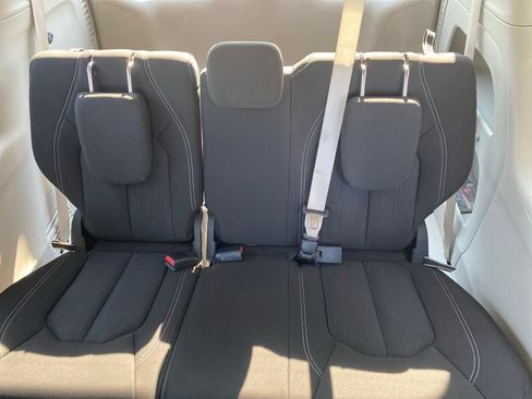 Used 2023 Chrysler Voyager LX FWD image 27