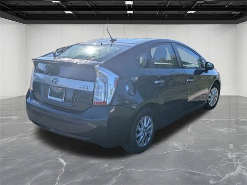 Used 2013 Toyota Prius Plug-In Hybrid image 5