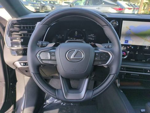 Used 2025 Lexus RX 350 w/ Convenience Package image 18