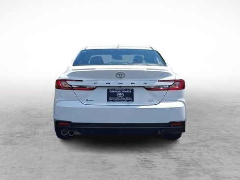 Used 2025 Toyota Camry SE FWD image 5