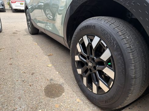 Used 2026 Hyundai Santa Cruz SE image 4