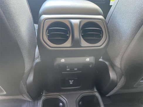 New 2025 Jeep Gladiator Rubicon w/ Convenience Group image 12
