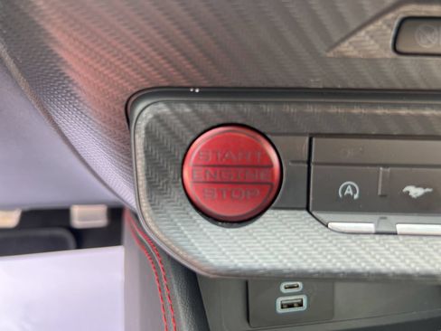 Used 2025 Ford Mustang GT Premium RWD image 36