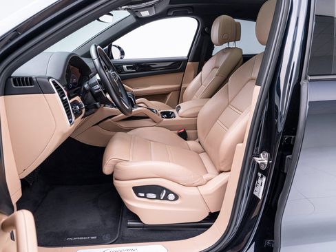 Used 2021 Porsche Cayenne Coupe image 17
