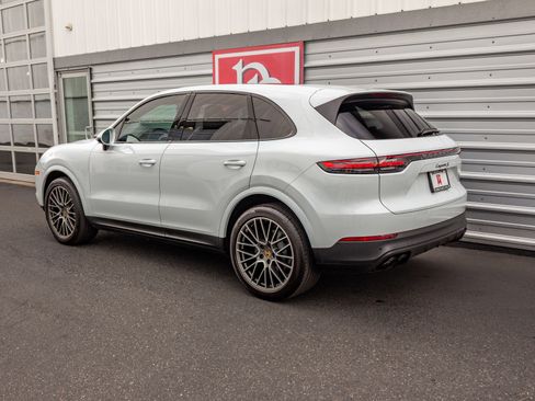 Used 2022 Porsche Cayenne S Platinum image 38