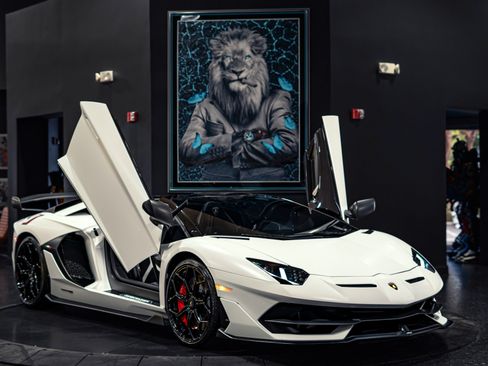 Used 2020 Lamborghini Aventador SVJ AWD/4WD image 4