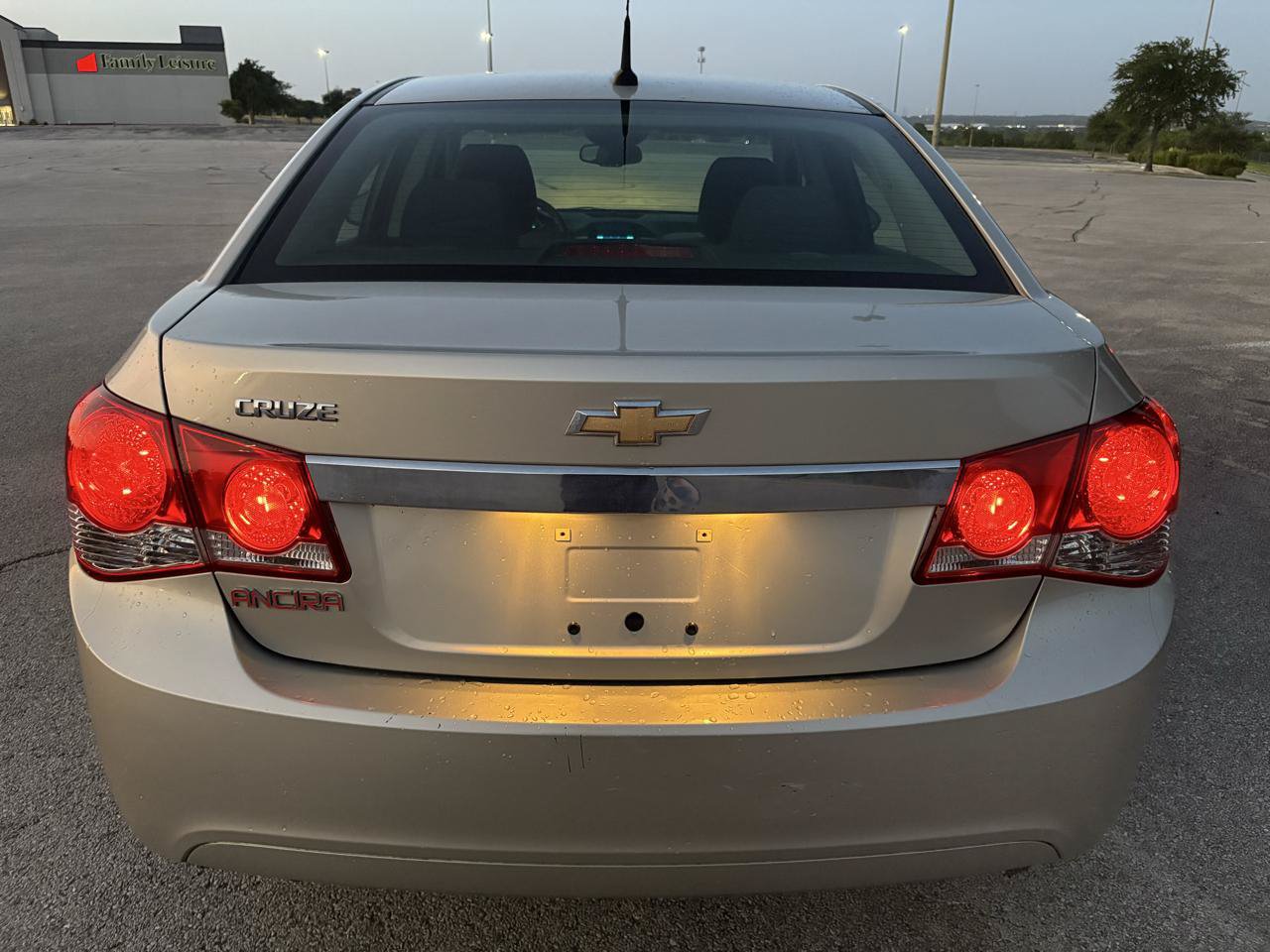 Used 2013 Chevrolet Cruze LS FWD image 17