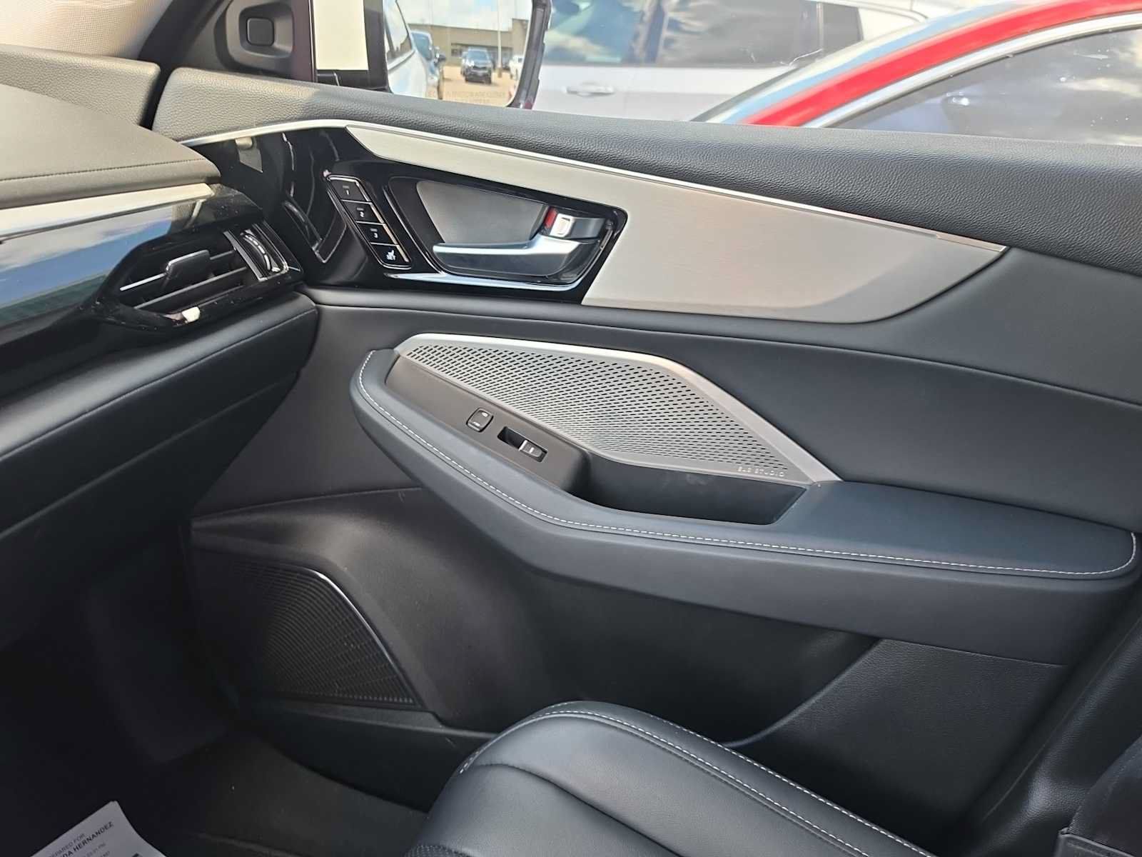 Used 2023 Acura MDX w/ Technology Package FWD image 12