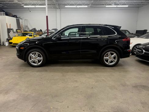 Used 2016 Porsche Cayenne S AWD/4WD image 3