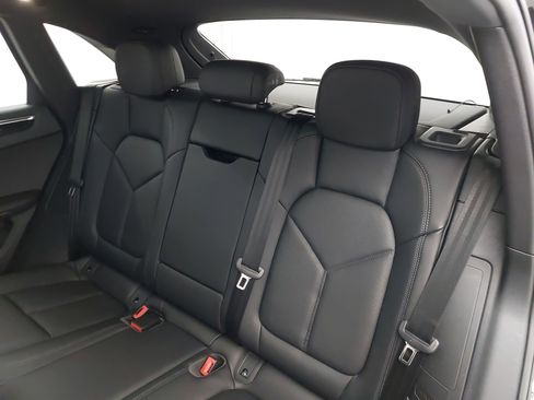 New 2026 Porsche Macan image 16
