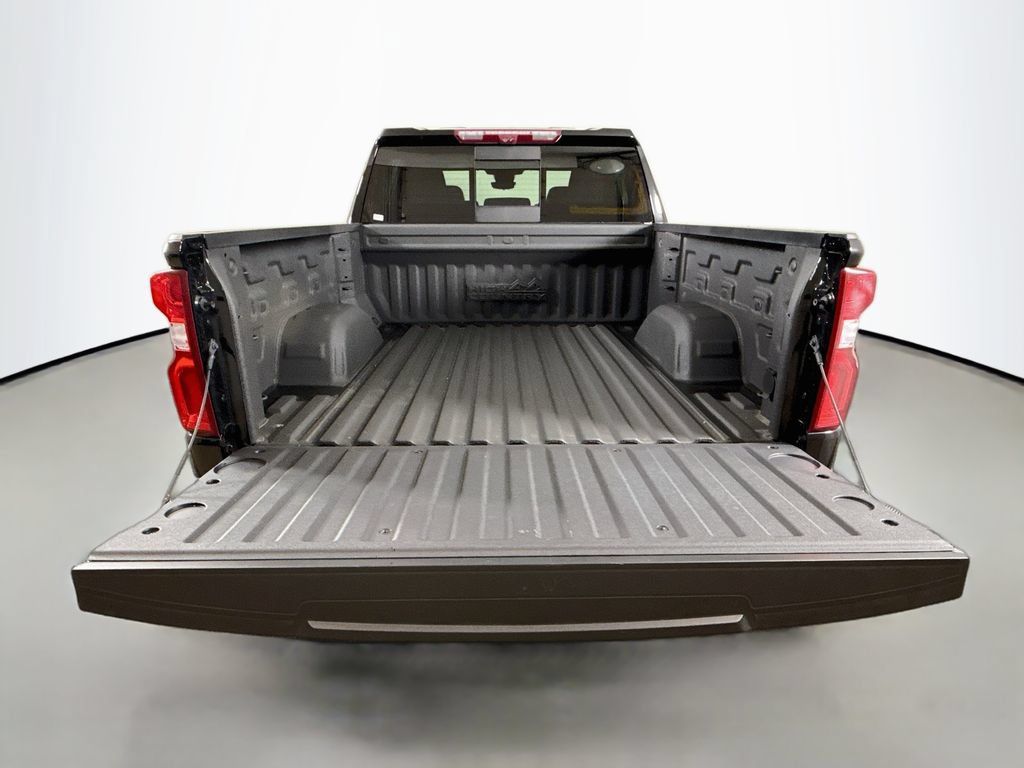 Used 2024 Chevrolet Silverado 1500 High Country w/ Technology Package AWD/4WD image 26