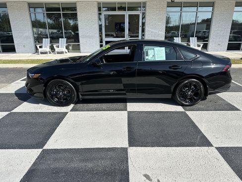 Used 2025 Honda Accord SE image 1