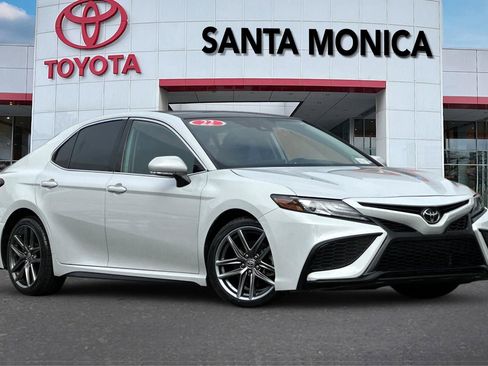 Used 2022 Toyota Camry XSE FWD image 2