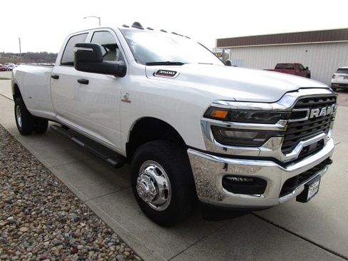 Used 2026 RAM 3500 Tradesman AWD/4WD image 3