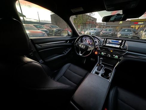 Used 2019 Honda Accord Sport image 15