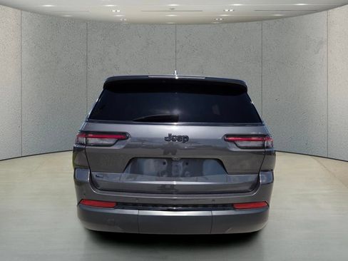 Used 2022 Jeep Grand Cherokee L Laredo RWD image 5