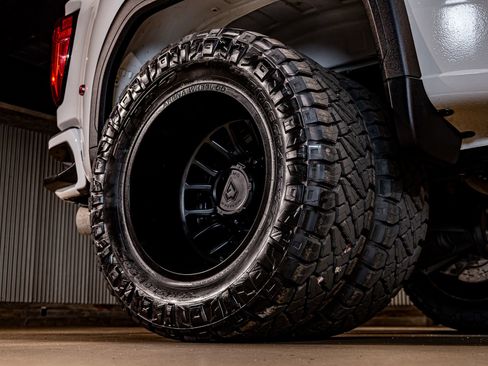 Used 2023 GMC Sierra 3500 Denali w/ Denali Ultimate Package image 15