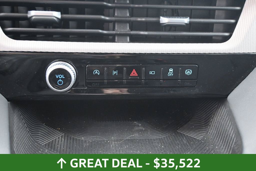 Used 2025 Ford Explorer Active AWD/4WD image 27
