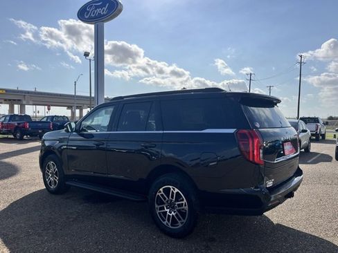 New 2025 Ford Expedition Active image 5