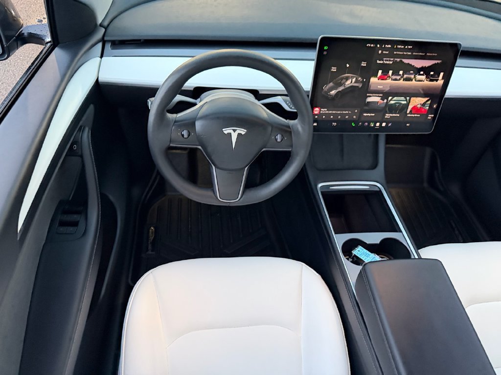 Used 2023 Tesla Model Y AWD image 11