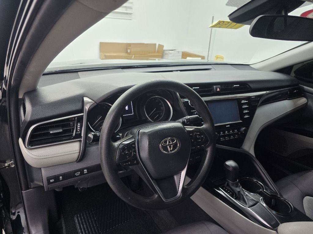 Used 2020 Toyota Camry LE FWD image 10