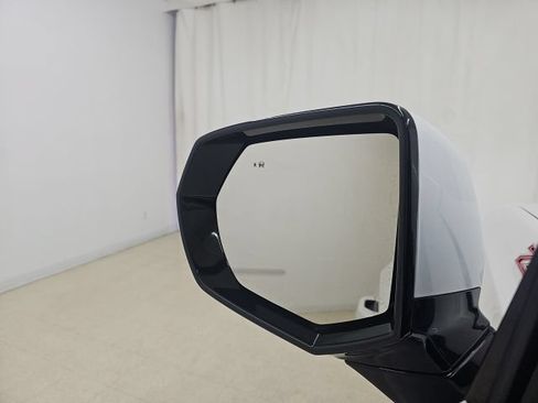 Used 2025 Chevrolet Suburban Z71 AWD/4WD image 14