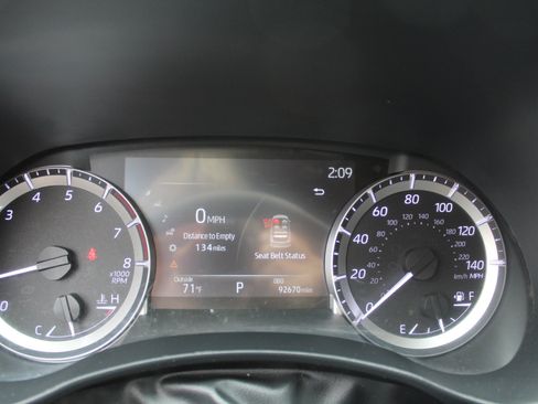 Used 2023 Toyota Highlander XSE FWD image 39