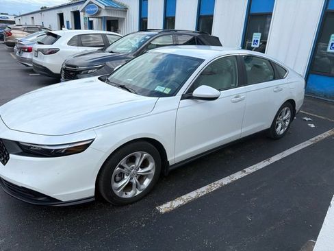 Used 2024 Honda Accord LX image 2