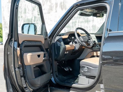 New 2026 Land Rover Defender 130 V8 AWD/4WD image 10