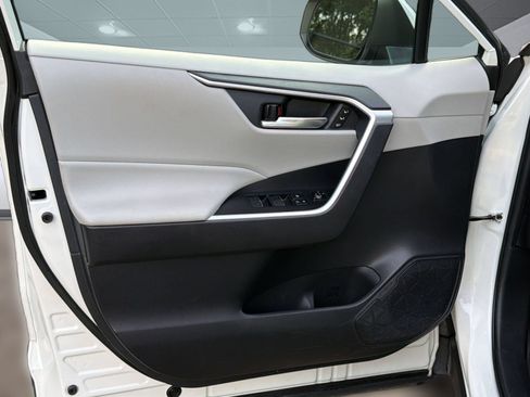 Used 2022 Toyota RAV4 XLE Premium AWD/4WD image 24
