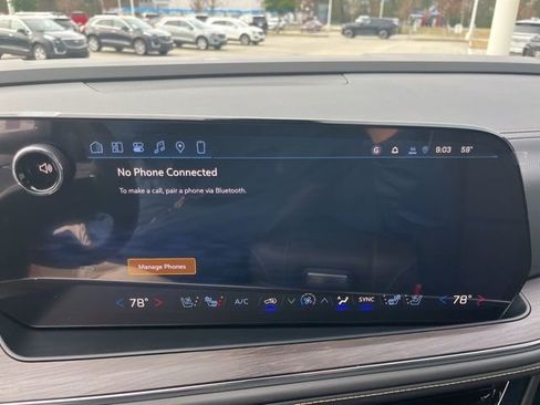 New 2026 Chevrolet Suburban Premier image 34