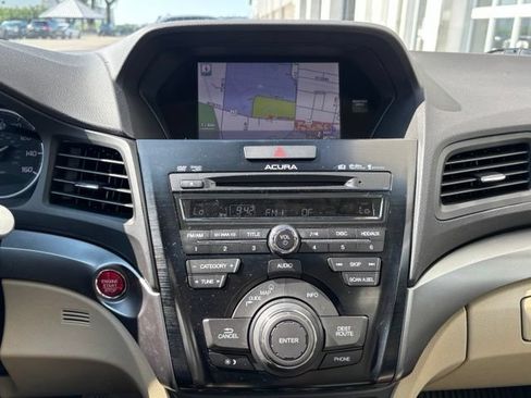 Used 2014 Acura ILX w/ Technology Package FWD image 13