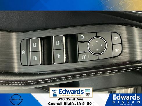 Used 2023 Nissan Rogue Platinum w/ Platinum Premium Package AWD/4WD image 26