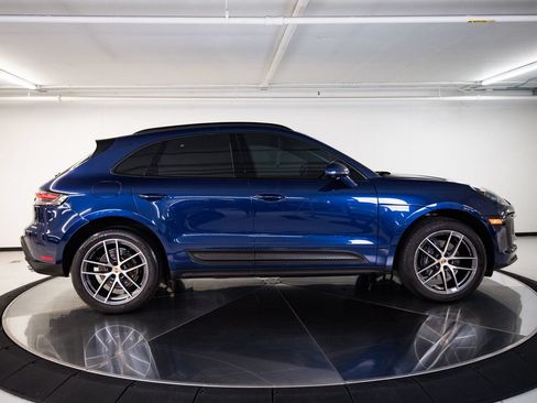 Certified 2024 Porsche Macan AWD/4WD image 8