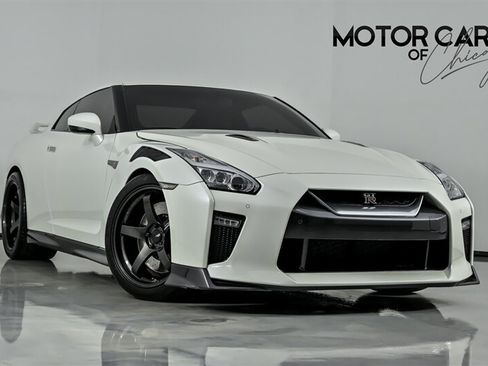 Used 2019 Nissan GT-R Premium w/ Premium Interior Package AWD/4WD image 1