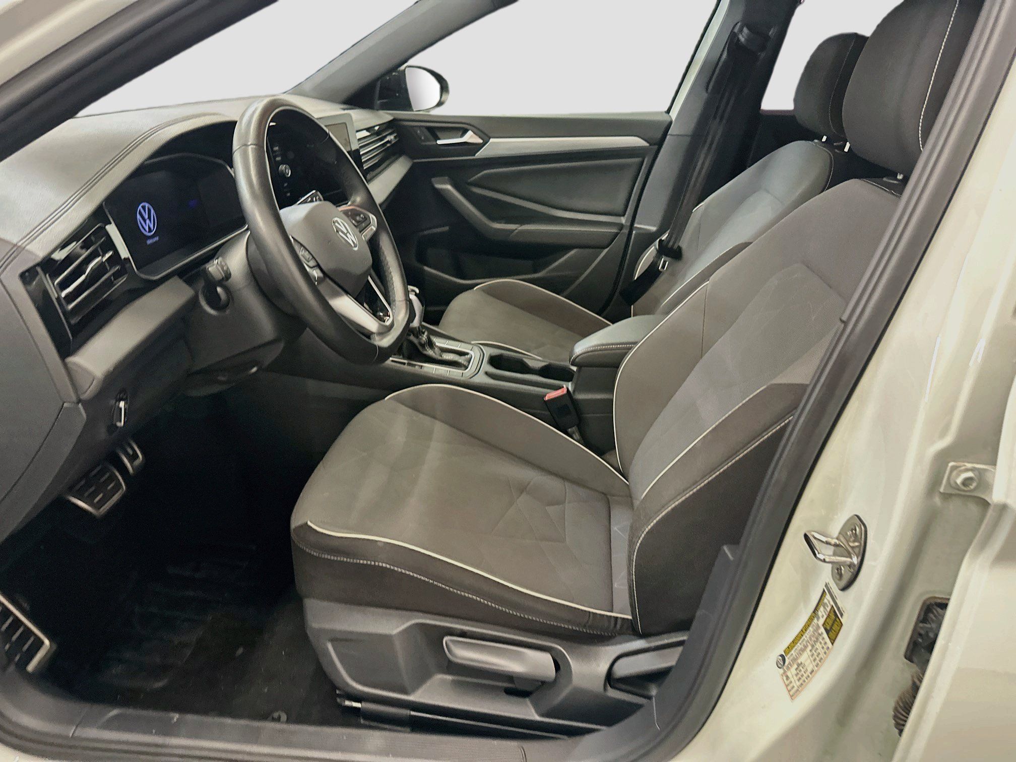 Used 2025 Volkswagen Jetta Sport FWD image 13