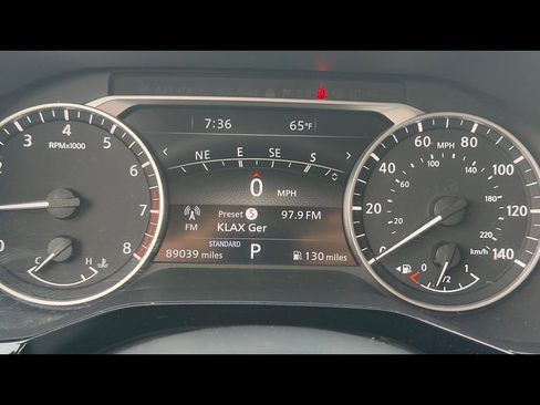 Used 2022 Nissan Pathfinder SL FWD image 11