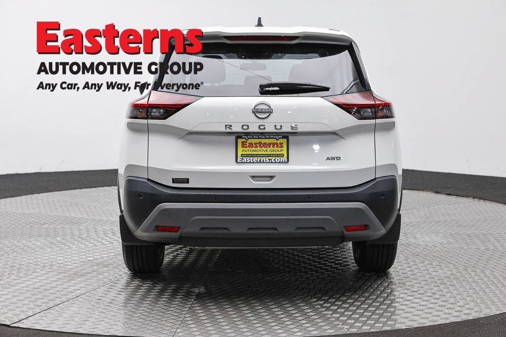 Used 2023 Nissan Rogue S AWD/4WD image 8