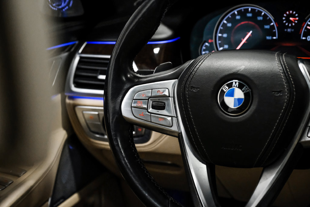 Used 2016 BMW 750i xDrive AWD/4WD image 23