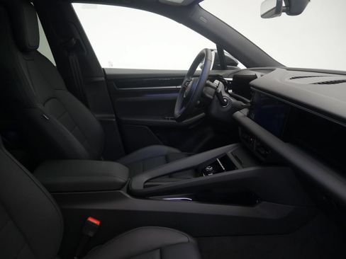Certified 2026 Porsche Macan 4 Electric AWD/4WD image 26