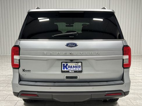 Used 2022 Ford Expedition XLT image 4