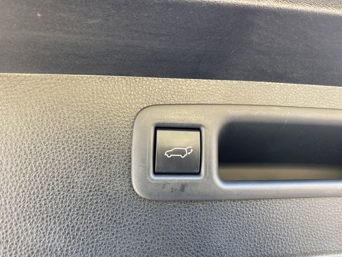 Used 2022 Toyota Highlander XLE image 51