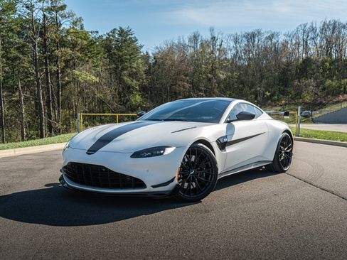Used 2023 Aston Martin V8 Vantage Coupe RWD image 94