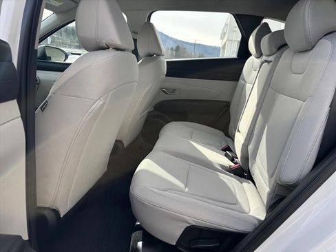 New 2026 Hyundai Tucson SE image 10