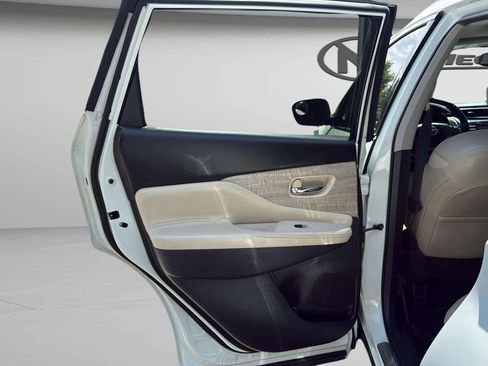 Used 2020 Nissan Murano SL w/ Moonroof Package FWD image 39